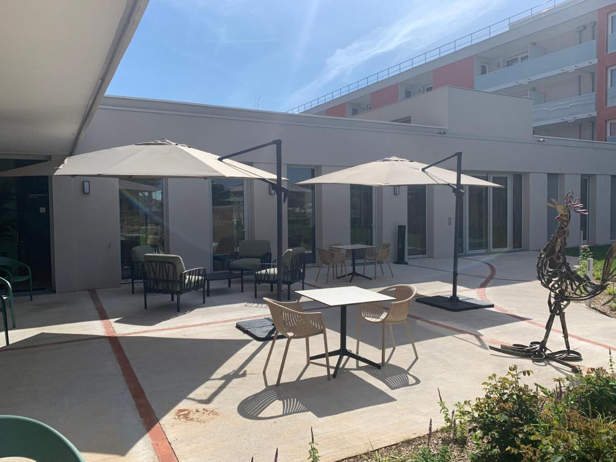 Aparthotel Domitys Les Cepages Gaillac Exterior foto